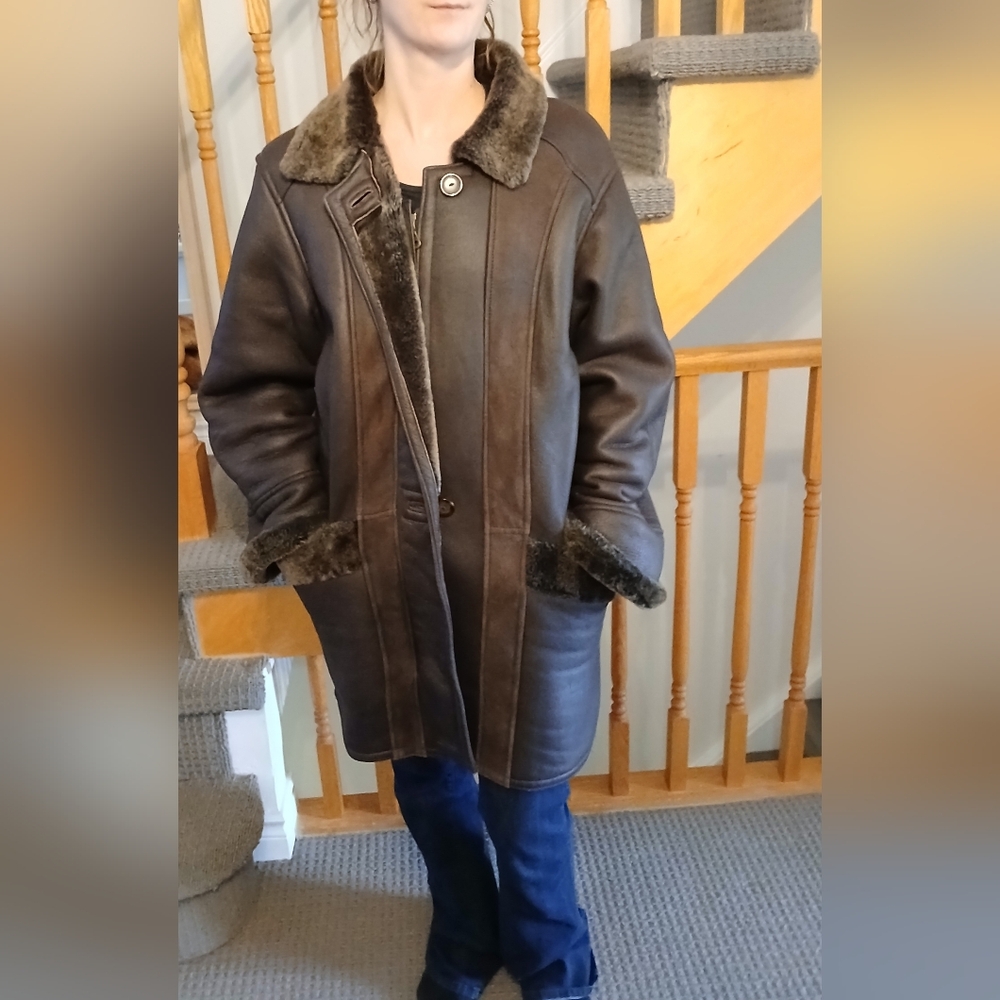 Vintage Womens Arte Pelle Genuine Shearling Sheepskin Coat- Brown